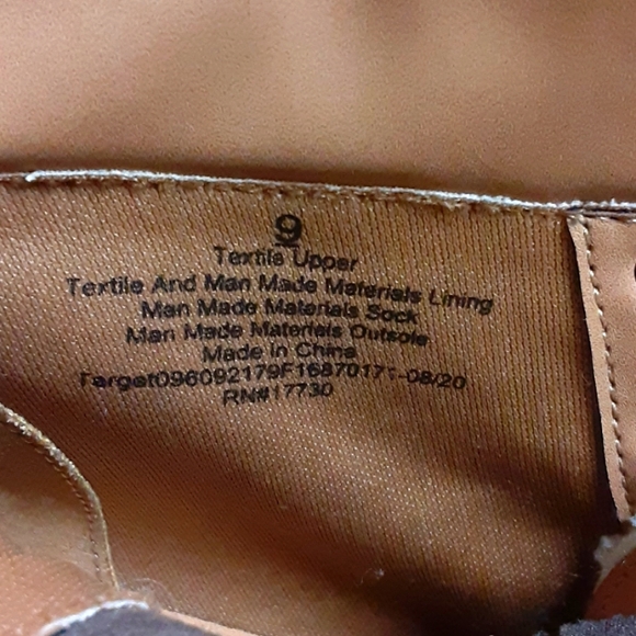 UNIVERSAL TREAD Faux Leather Lace Up High Chunky Heel Ankle Booties Size 9 Brown - Picture 7 of 10